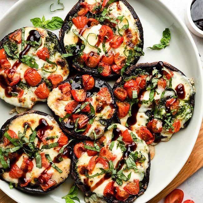 portobello mushroom caps with pizza toppings